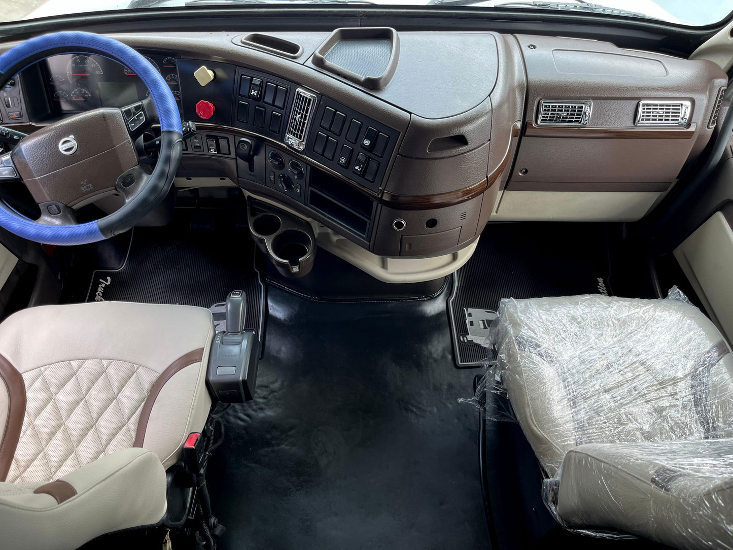 🚛 Volvo VNL 2014 color blanco