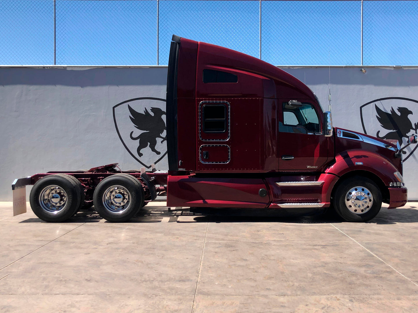 Kenworth T680 2020 Rojo