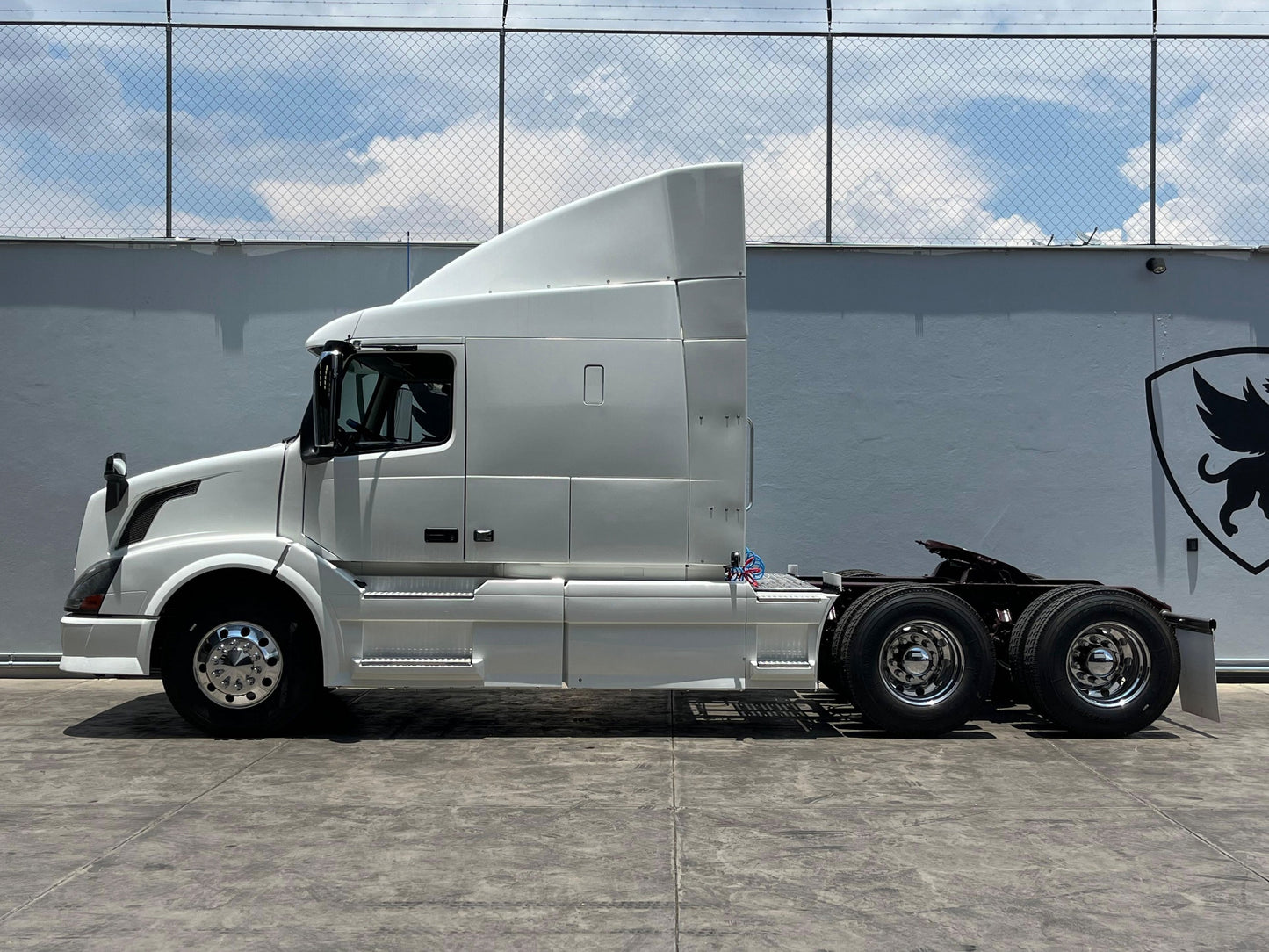 🚛 Volvo VNL 2014 color blanco