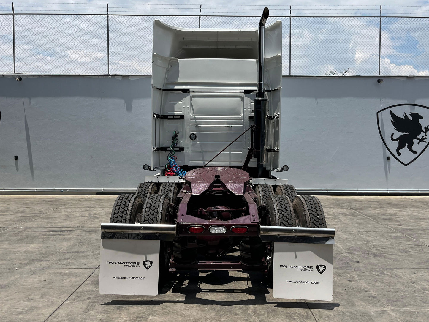 🚛 Volvo VNL 2014 color blanco