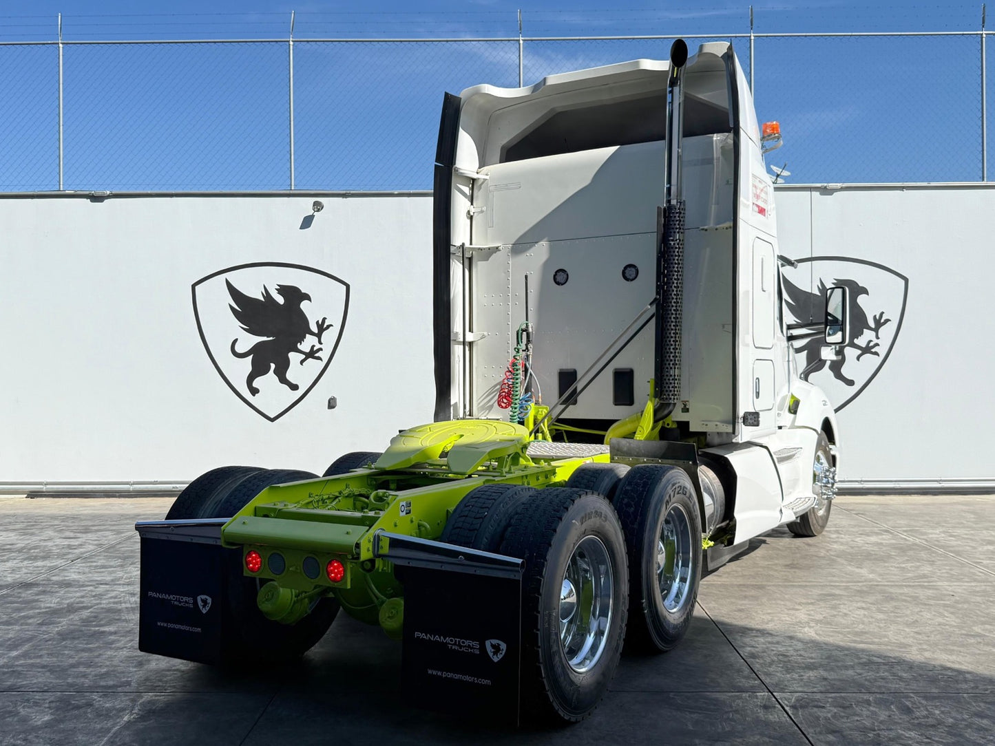 🚛 Kenworth T680 2018 color blanco