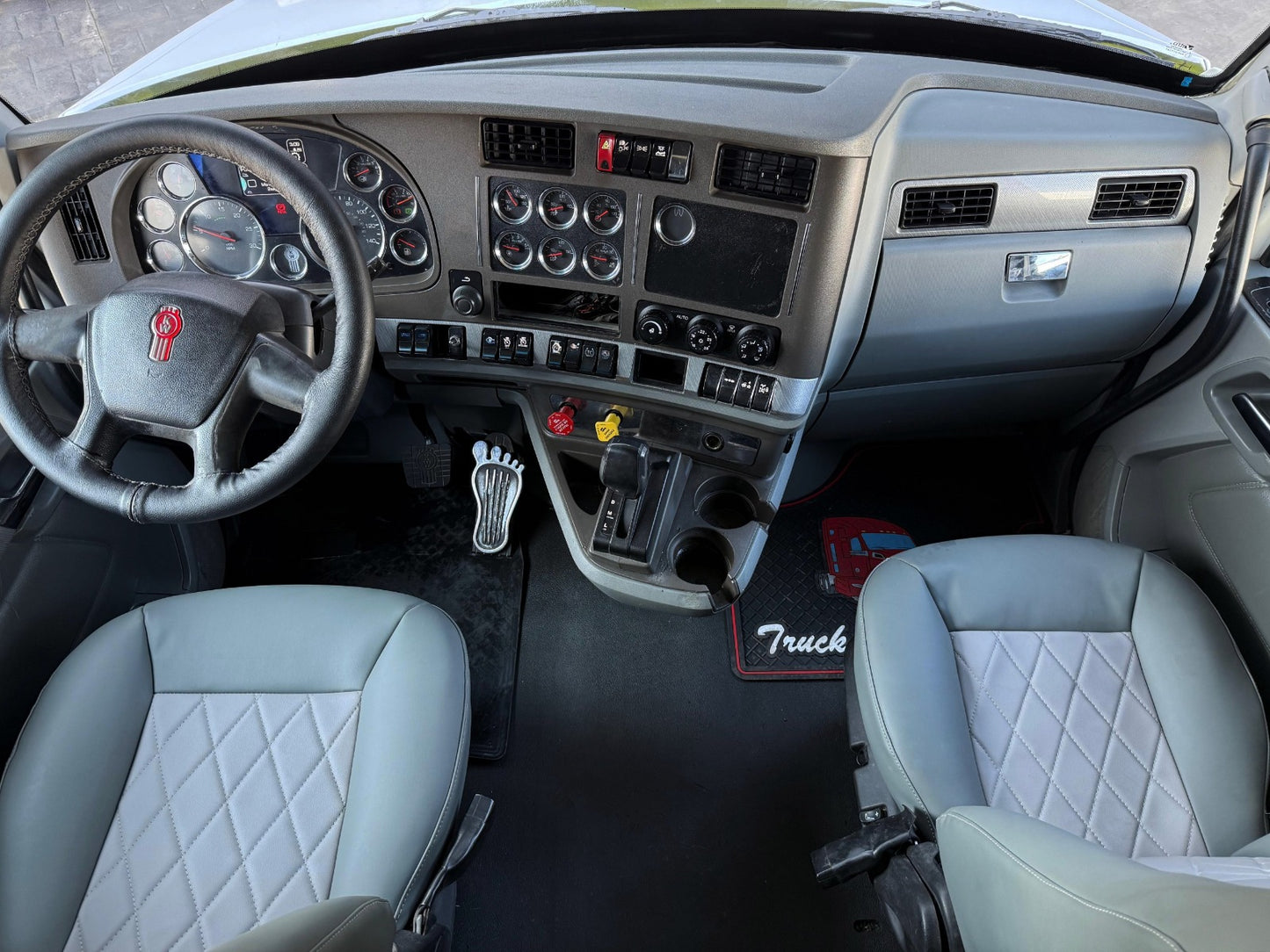 🚛 Kenworth T680 2018 color blanco