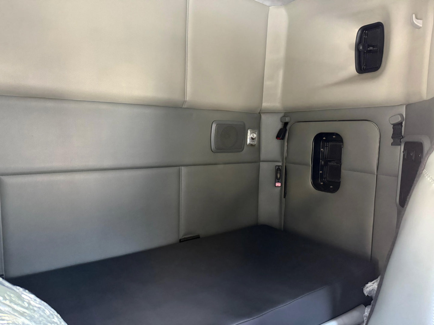 🚛 Kenworth T680 2018 color blanco