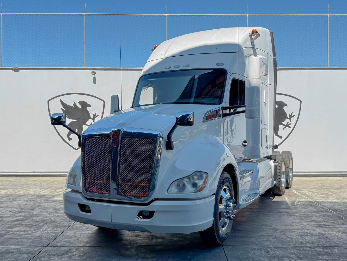 🚛 Kenworth T680 2017 color blanco