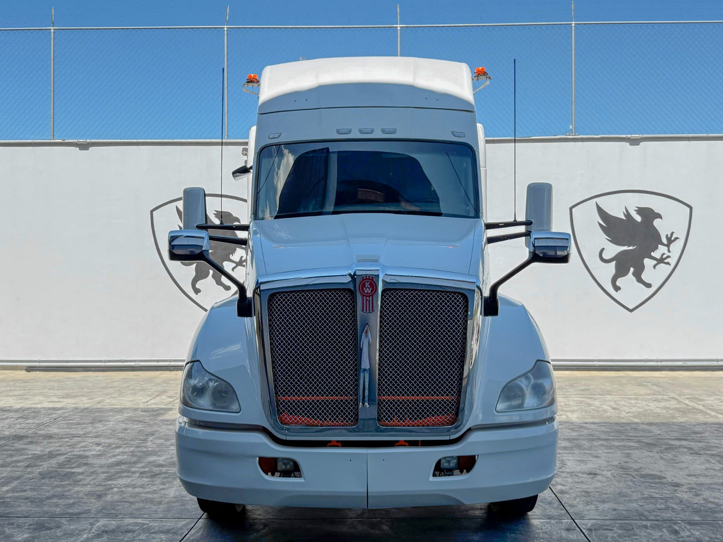 🚛 Kenworth T680 2017 color blanco