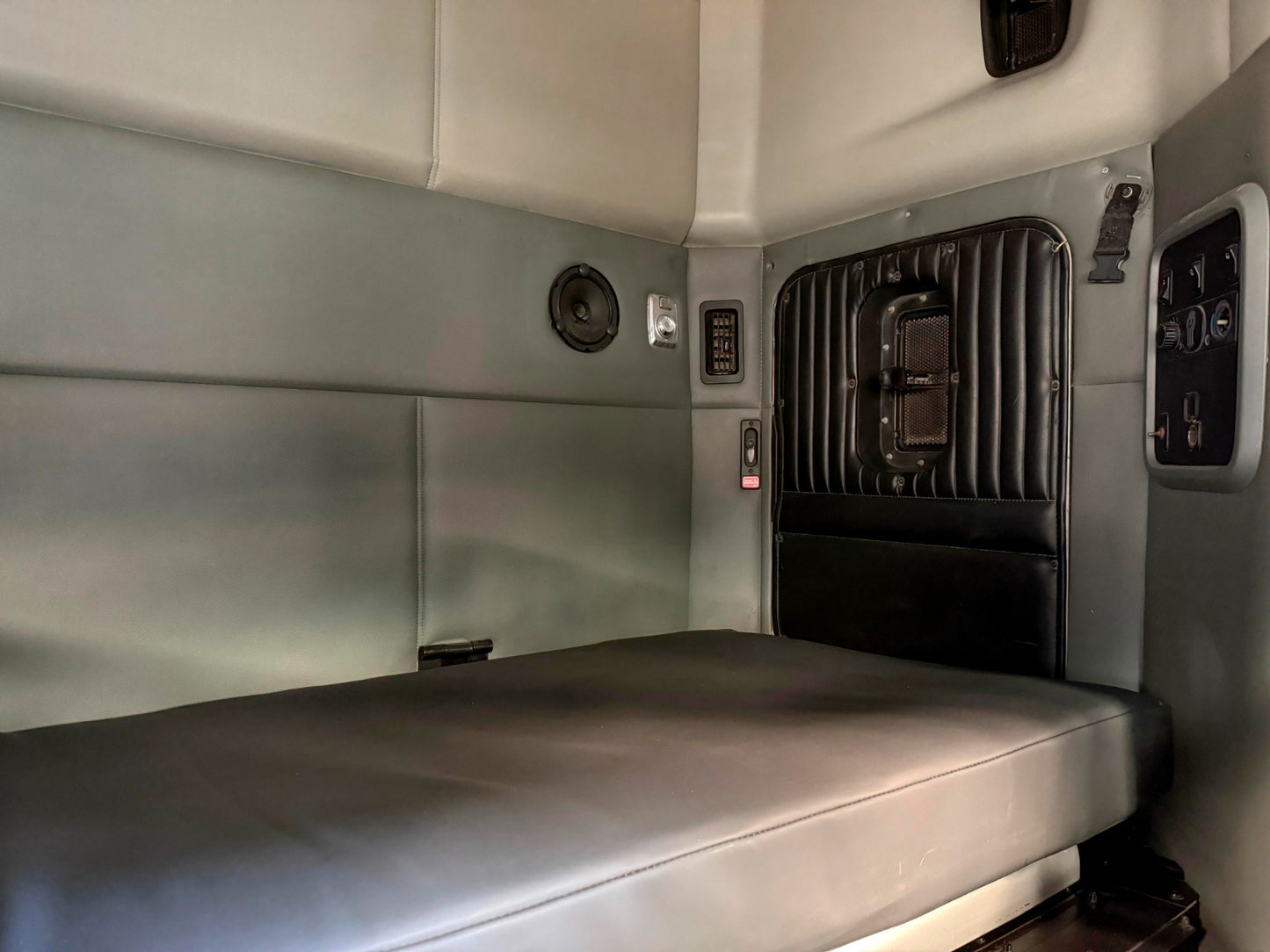 🚛 Kenworth T680 2017 color blanco