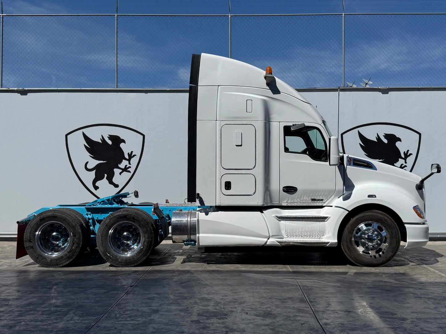🚛 Kenworth T680 2018 color blanco