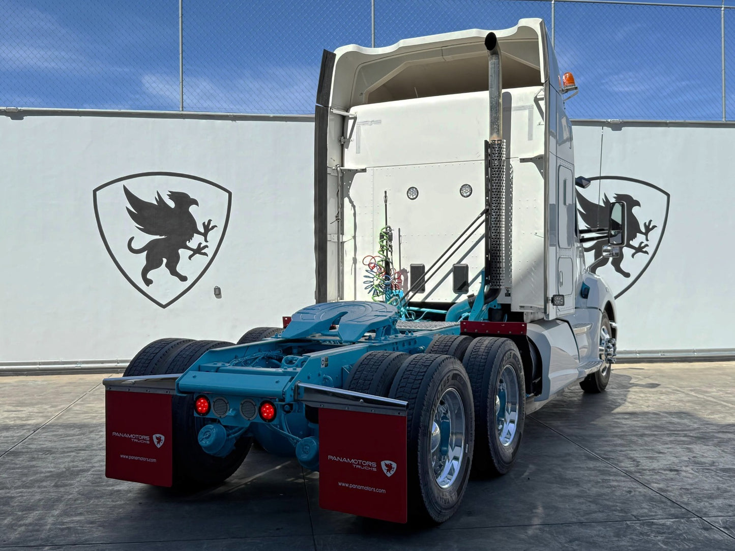 🚛 Kenworth T680 2018 color blanco