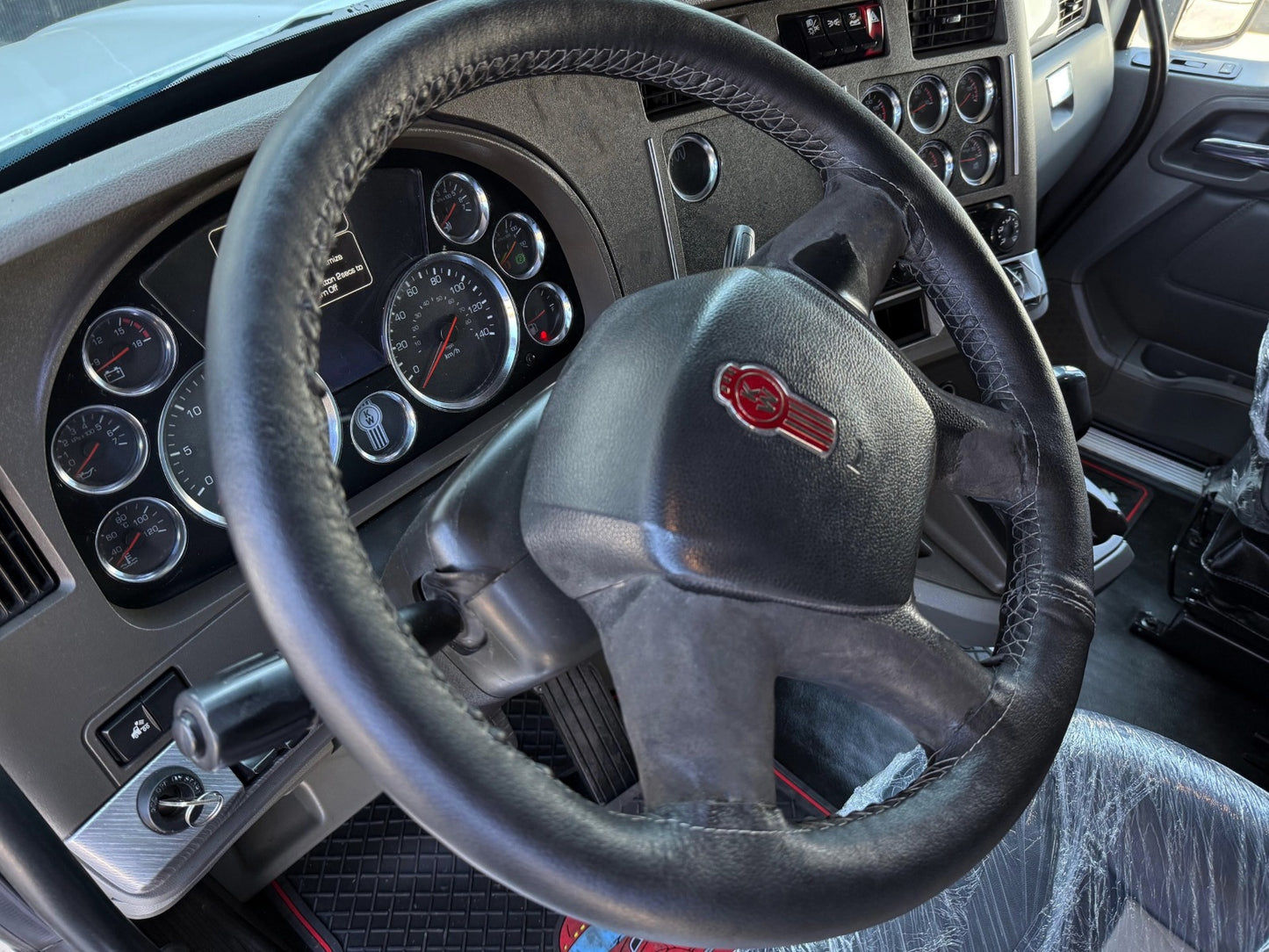 🚛 Kenworth T680 2018 color blanco