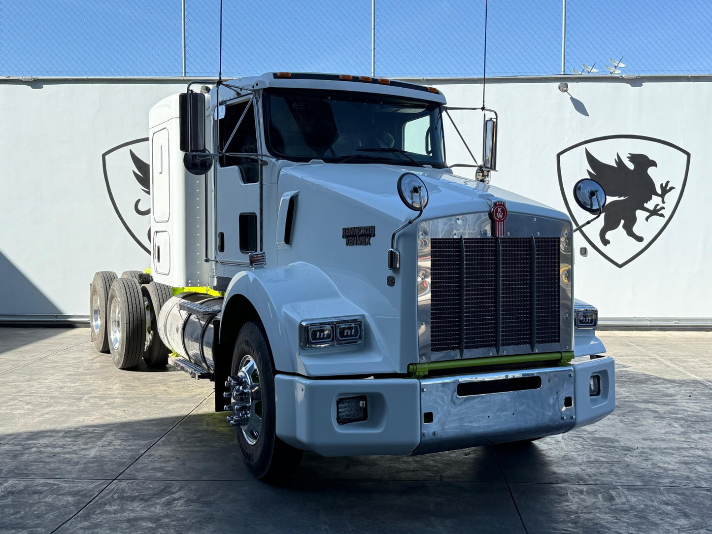 🚛 Kenworth T800 2017 color blanco