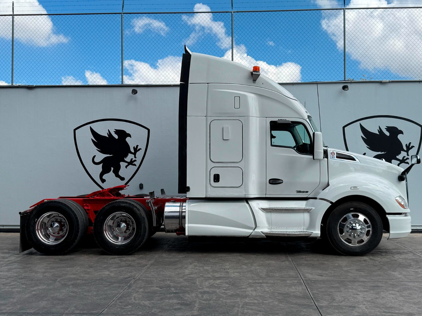 🚛 Kenworth T680 2018 color blanco