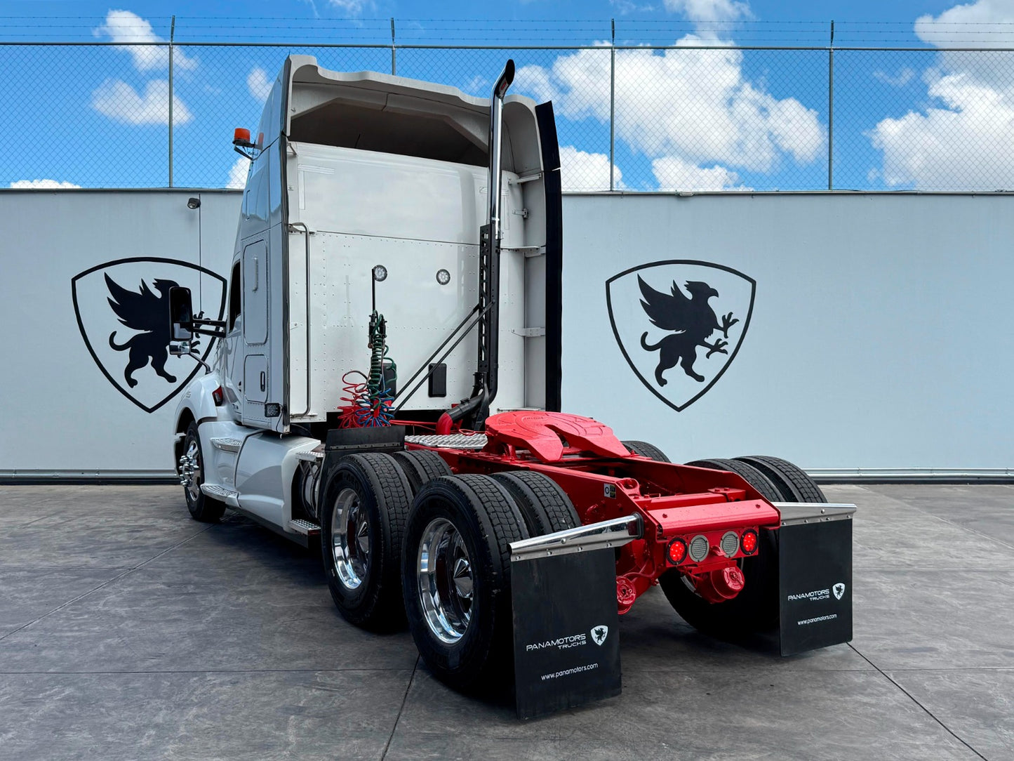 🚛 Kenworth T680 2018 color blanco