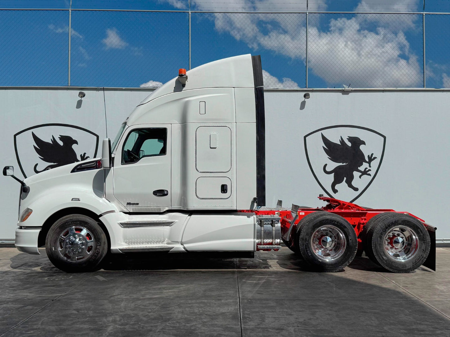 🚛 Kenworth T680 2018 color blanco