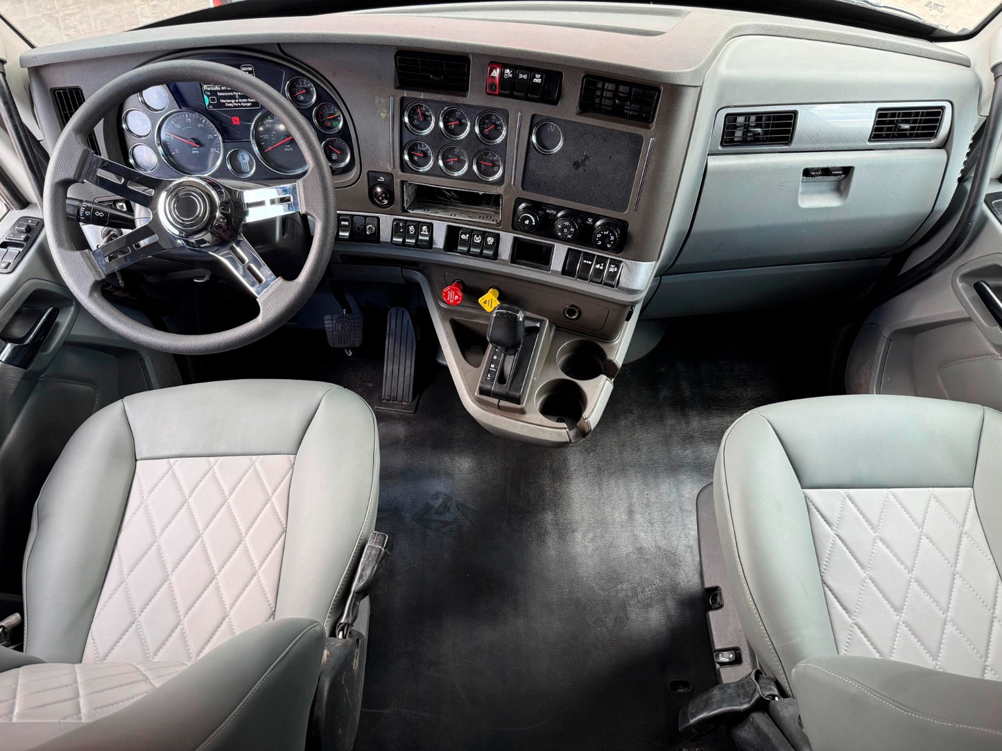 🚛 Kenworth T680 2018 color blanco