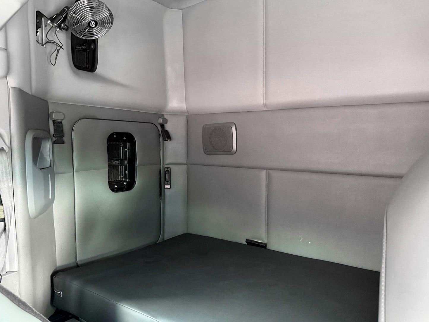 🚛 Kenworth T680 2018 color blanco