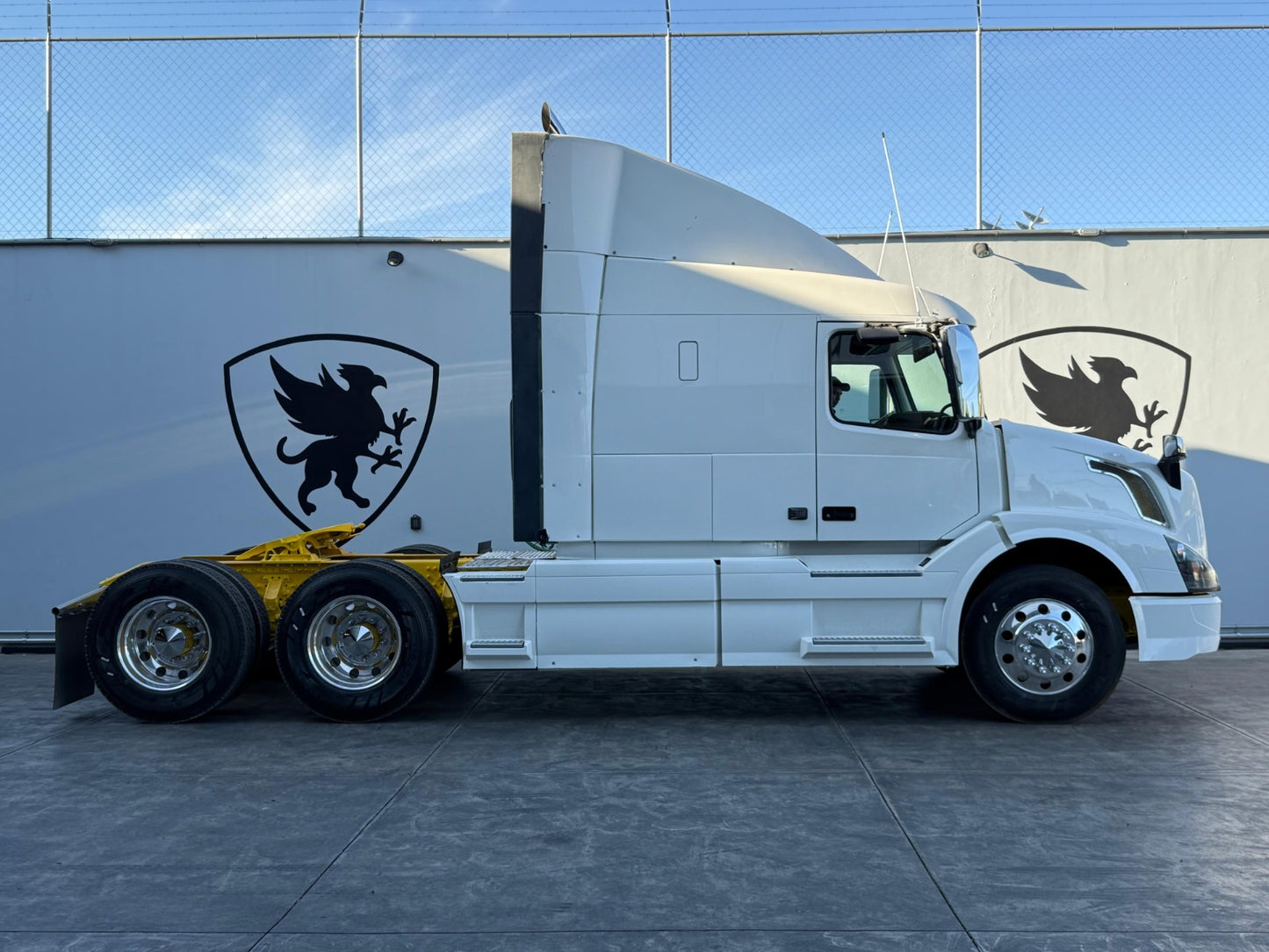 🚛 Volvo VNL 2016 color blanco