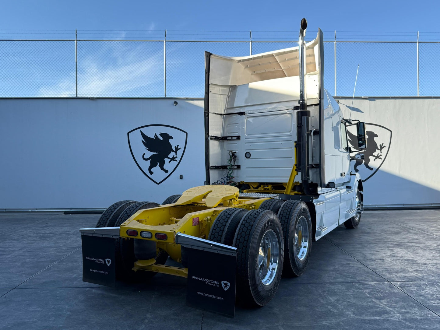 🚛 Volvo VNL 2016 color blanco