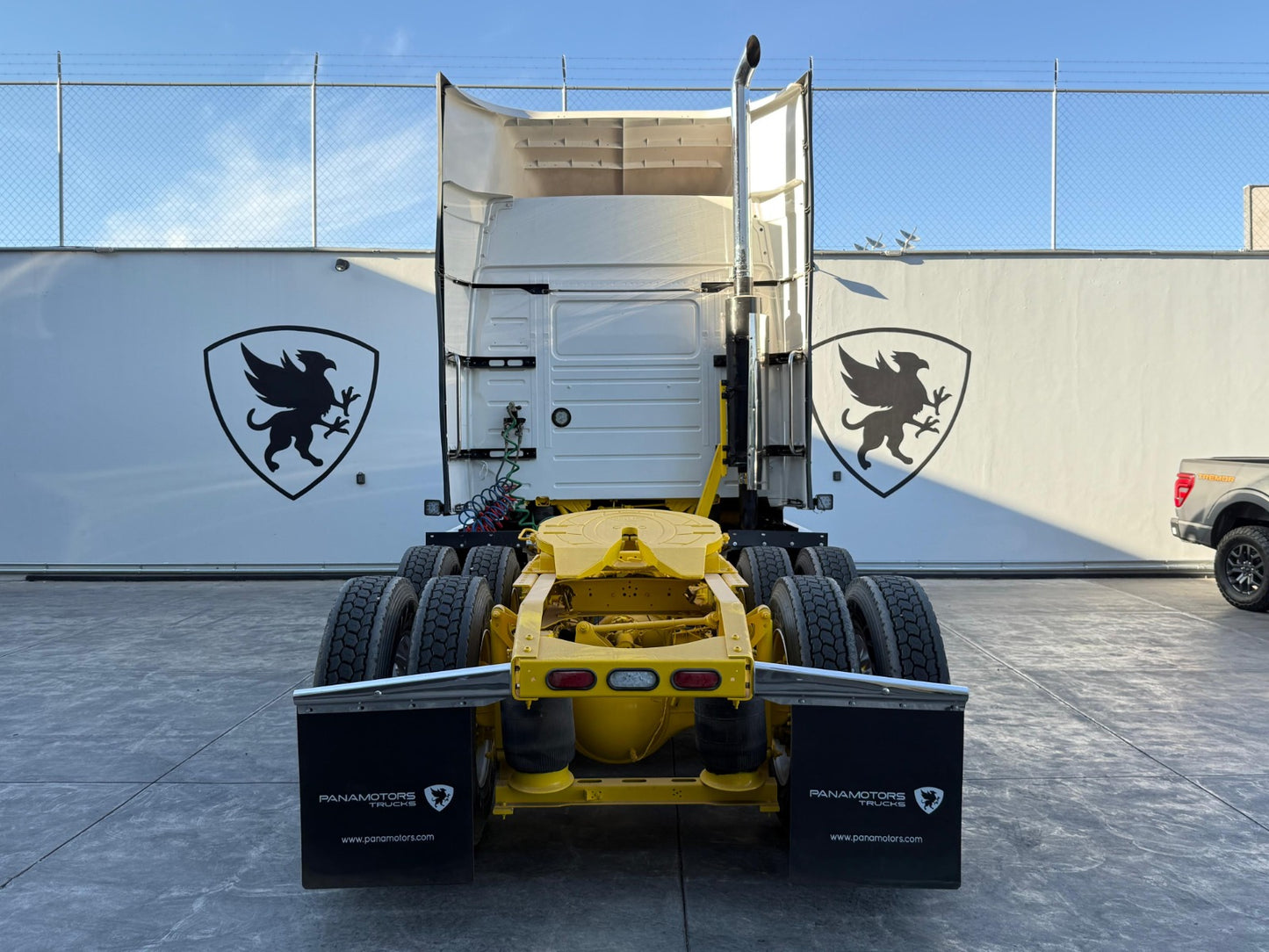 🚛 Volvo VNL 2016 color blanco