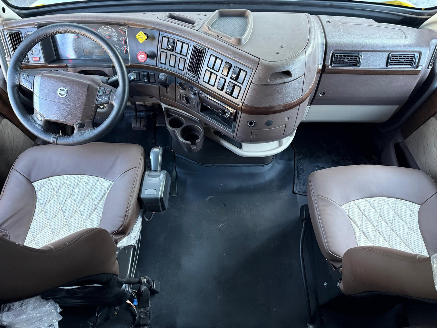 🚛 Volvo VNL 2016 color blanco