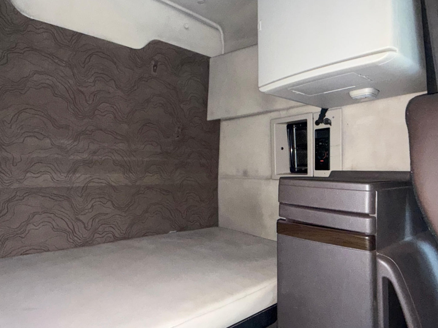 🚛 Volvo VNL 2016 color blanco